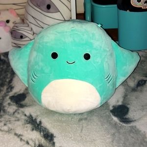 Maggie the Stingray Squishmallow